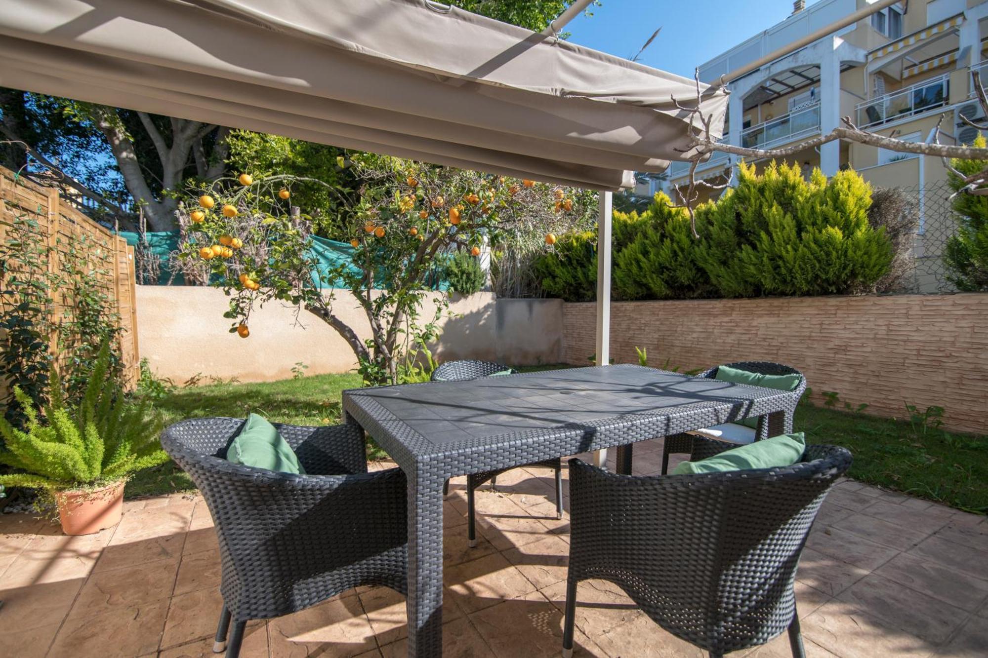 Acogedor Con Jardin En 1 Apartamento *